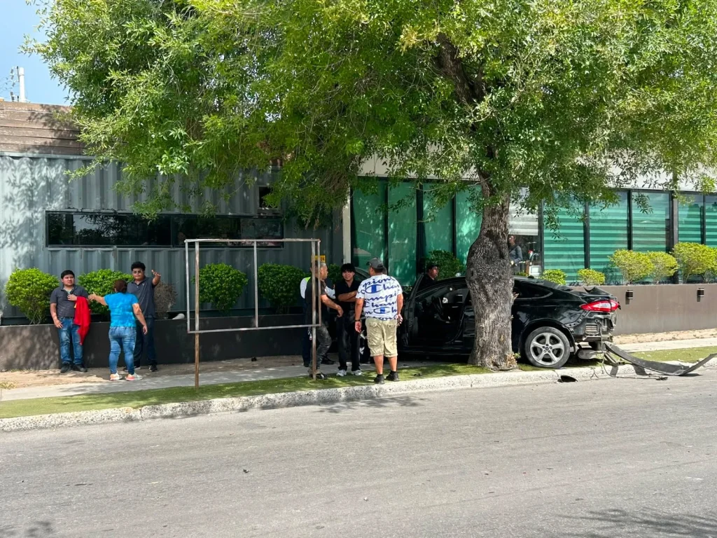 Encontronazo deja cuatro lesionados en el bulevar Las Fuentes de Reynosa 2 776442653 1997281280765606 2530469603021934923 n