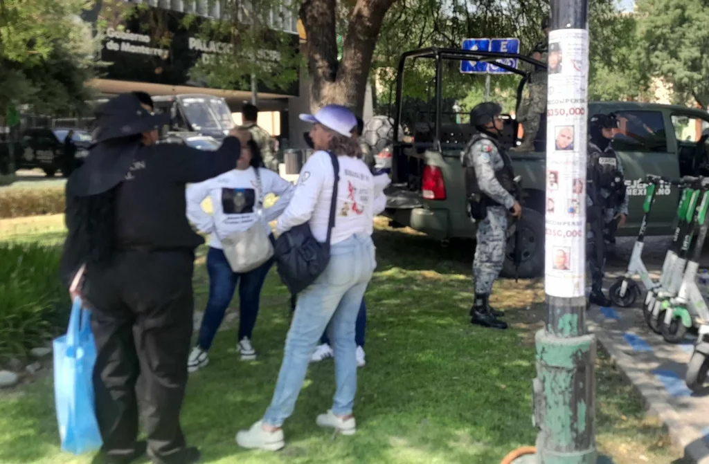 Escoltan a buscadoras de Veracruz GN y Sedena 2 785462108 1068166995793243 6541649258480033029 n