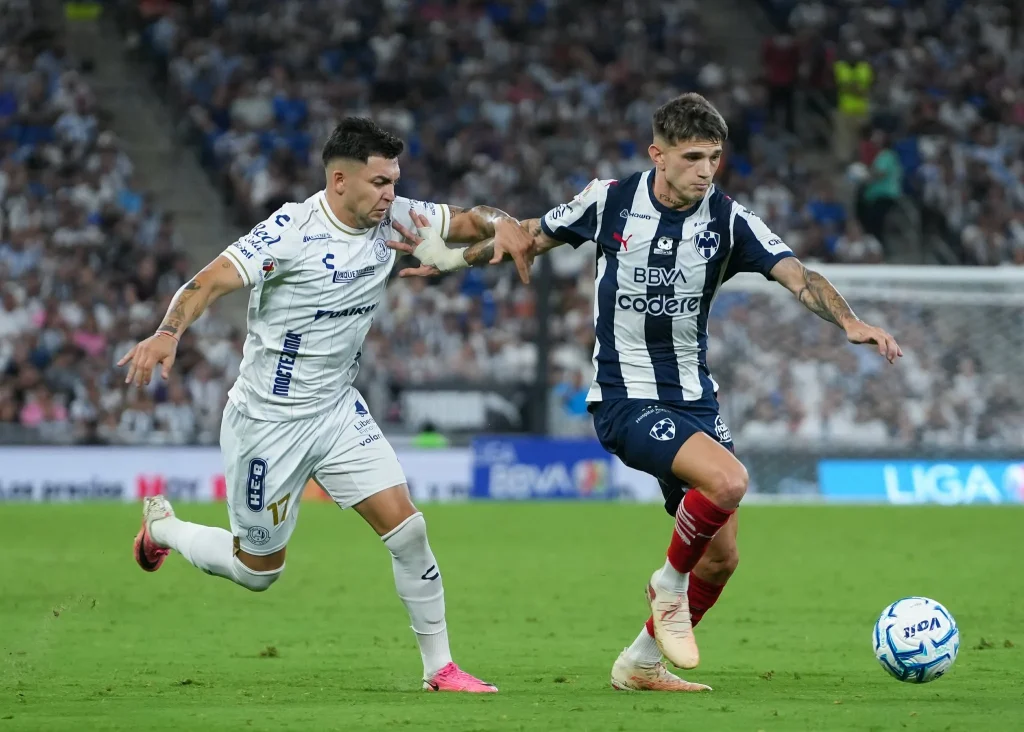 Vuelve a tropezar Rayados; cae frente a San Luis 3-1 9 786742142 1053396970763926 3949065597995163642 n