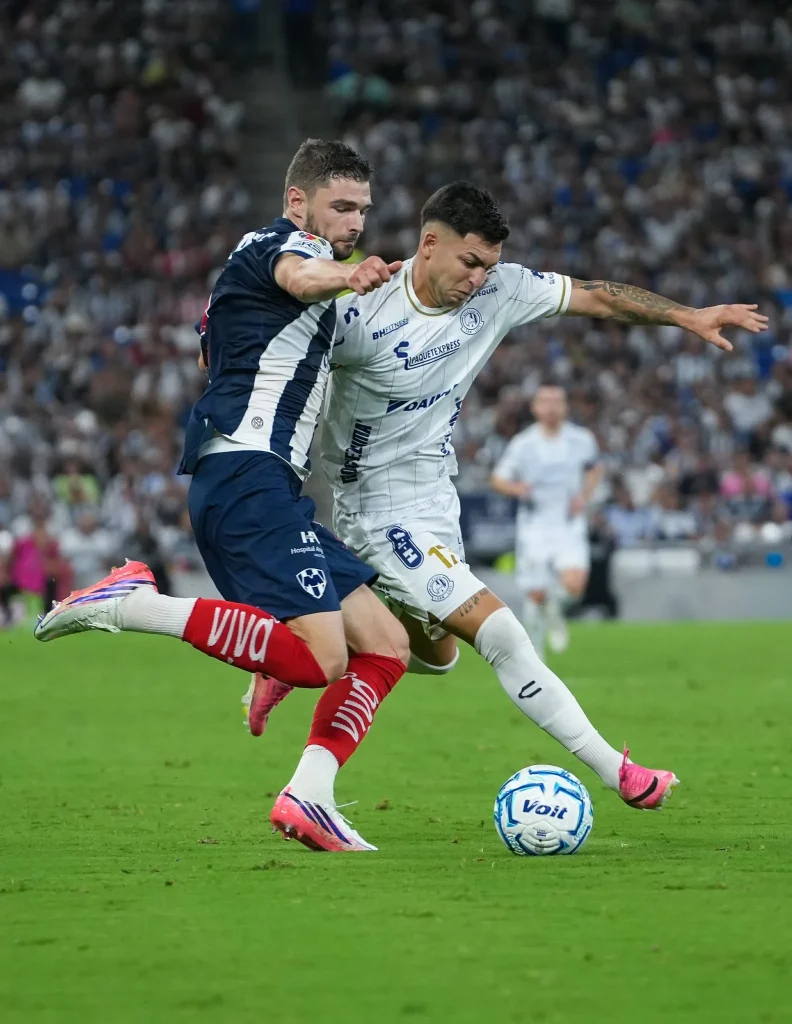 Vuelve a tropezar Rayados; cae frente a San Luis 3-1 2 787888368 2096156417658083 158395356047247565 n