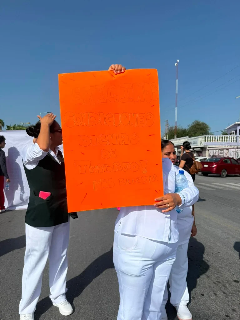 Protestan trabajadores del IMSS-Bienestar por incumplimiento de prestaciones laborales 2 788764302 1076027018339172 1907092148081304949 n