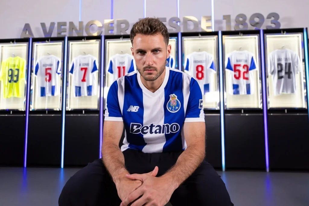 Santiago Giménez jugará en el Porto 1 790001486 2526954494449102 7689815575987163904 n