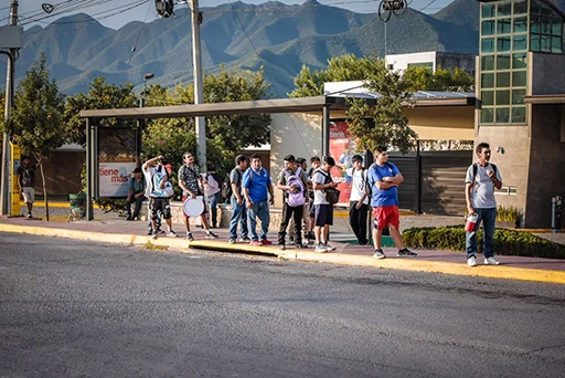 Compromiso cumplido: David de la Peña entrega 20 paradas de autobús cómodas y seguras 1 BUS SANTIAGO 2bbb