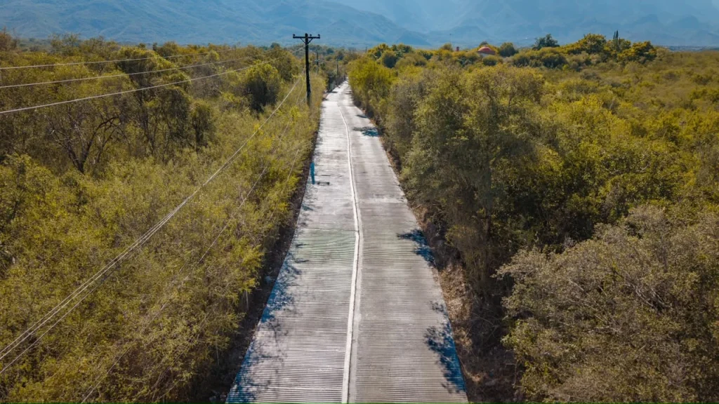 David de la Peña entrega obra vial en beneficio de familias de Los Cavazos 1 DAVID 2bb