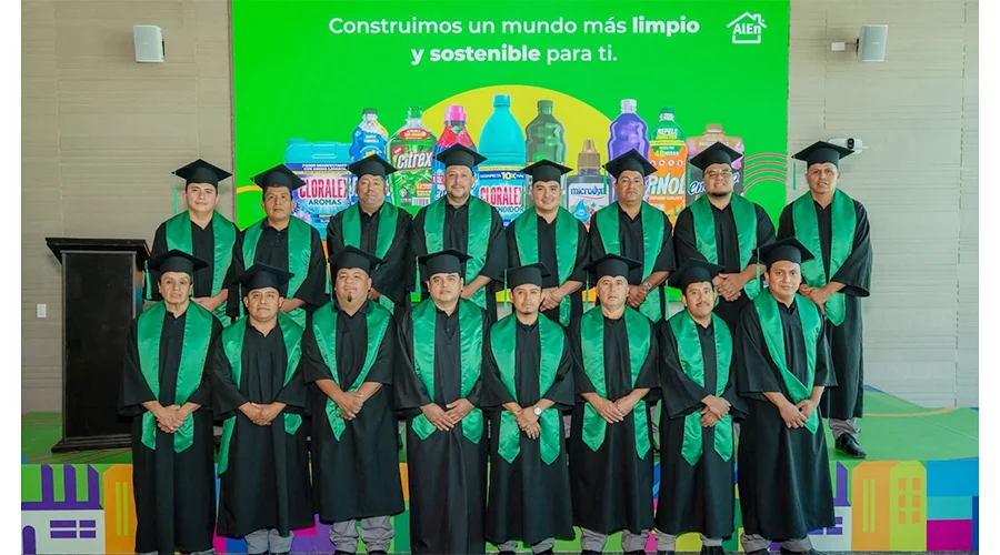 Colaboradores de Grupo AlEn se gradúan en Electromecánica Industrial 1 GRADUACION ALLEN 2bb