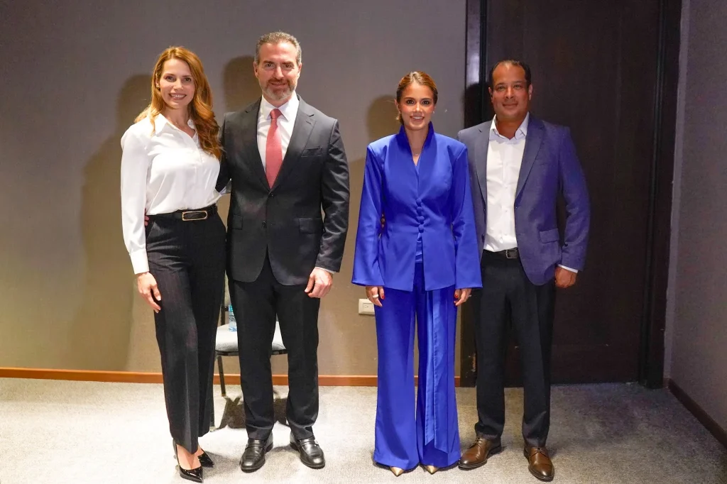 Lorena de la Garza se declara lista para ir por la alcaldía de Monterrey 5 Lorena Adrian Mty