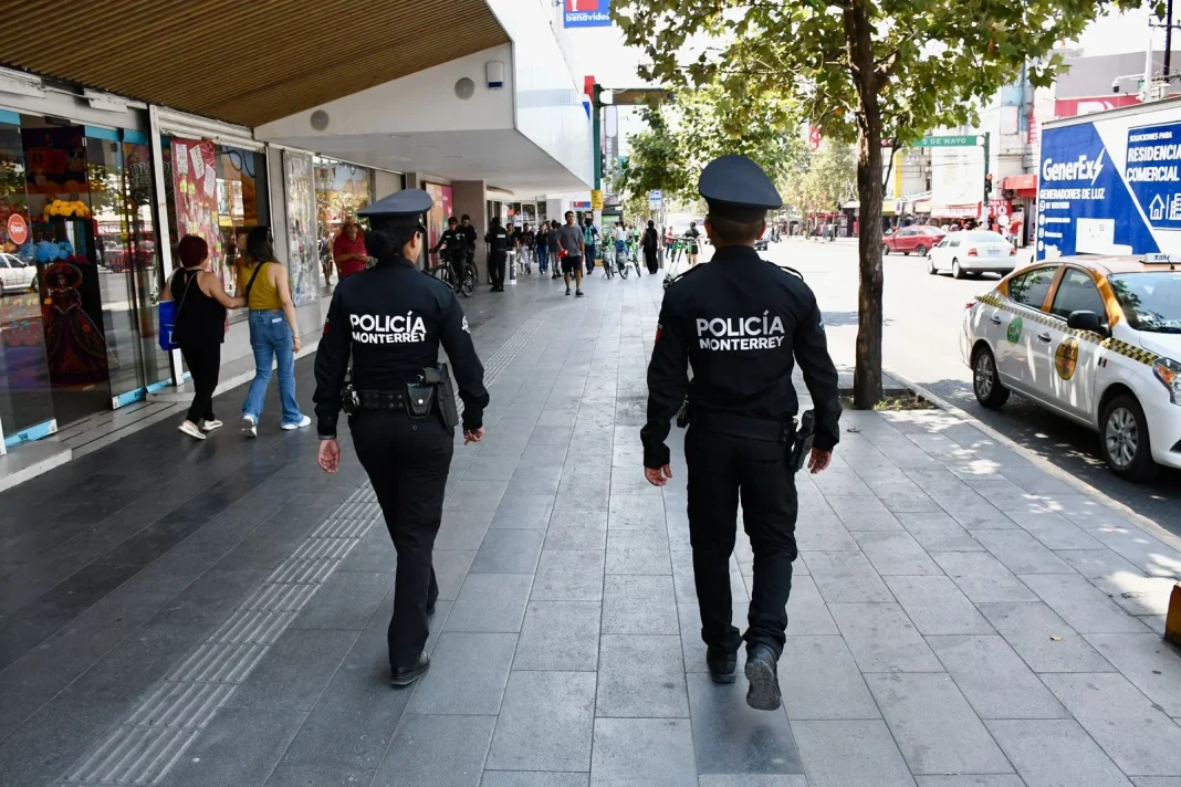 Monterrey-operativo Implementan operativo en Monterrey por compras de pánico ante regreso a clases
