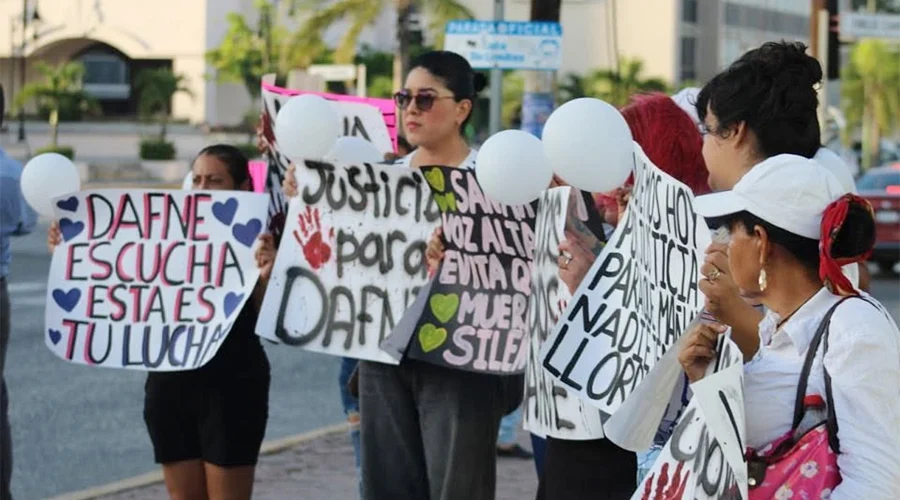 PROTESTA DAFNE 999a