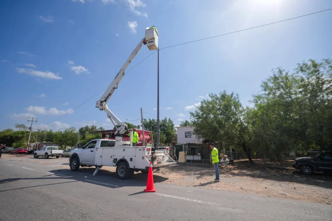 Rehabilitó Servicios Públicos de Reynosa alumbrado en la carretera Ribereña