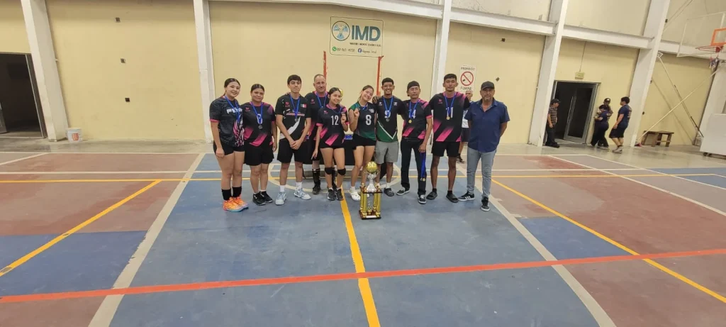 Realizan premiación a ganadores del torneo de voleibol mixto en Díaz Ordaz 3 WhatsApp Image 2026 08 02 at 3.31.42 PM 1