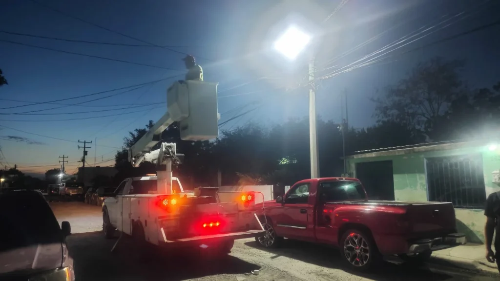 Servicios Públicos de Reynosa sigue iluminando la ciudad 1 WhatsApp Image 2026 08 06 at 7.47.53 AM