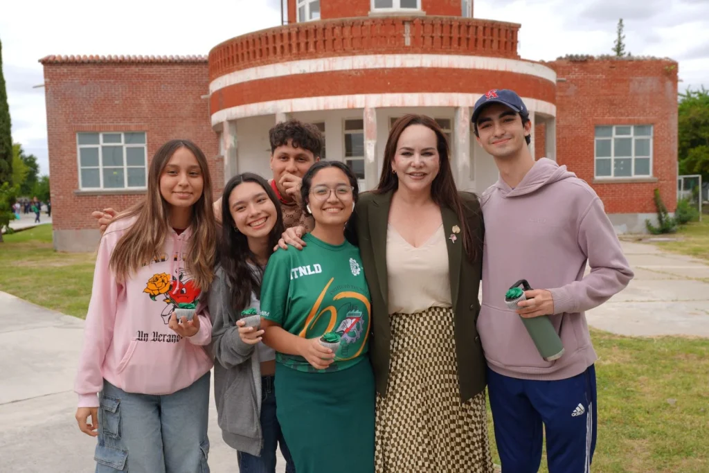 Carmen Lilia dará internet móvil gratis a 10 mil universitarios de Nuevo Laredo 1 WhatsApp Image 2026 08 10 at 5.43.14 PM 1