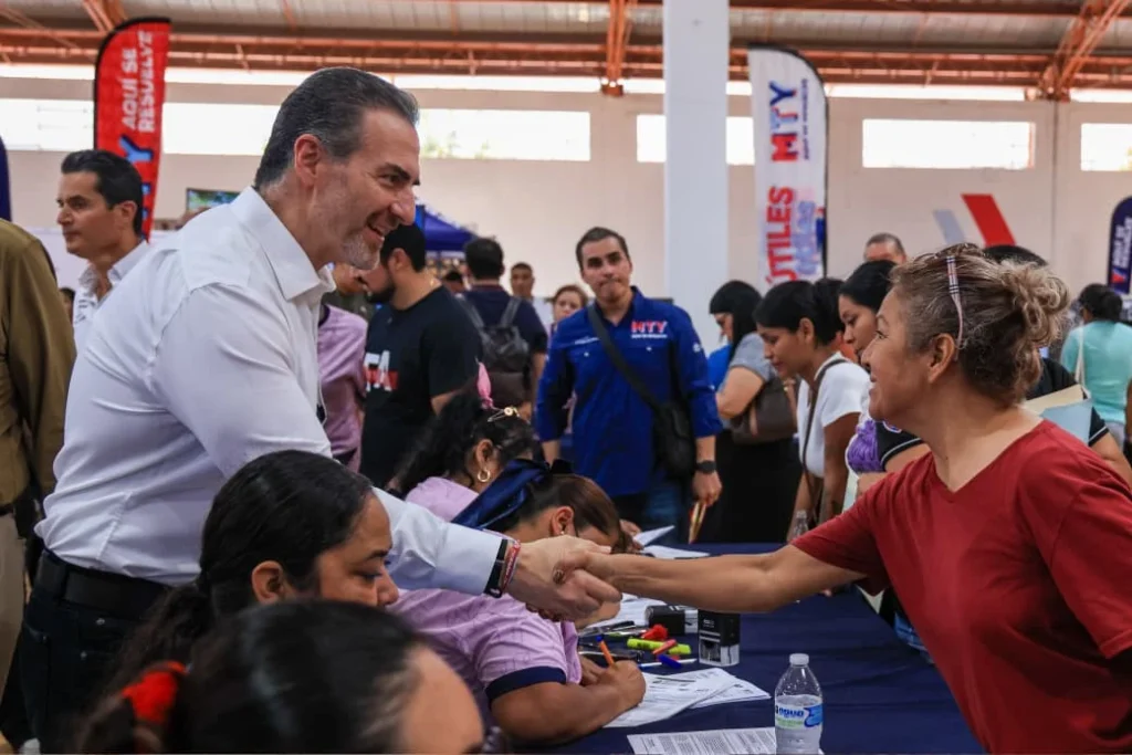 Arranca Monterrey entrega de paquetes escolares 1 WhatsApp Image 2026 08 11 at 1.13.16 PM