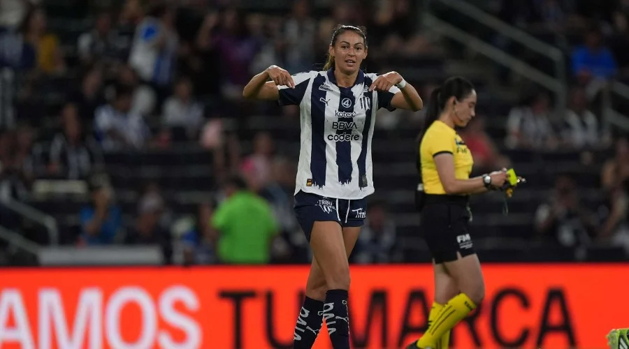 Christina Burkenroad anuncia su retiro del futbol profesional 2 WhatsApp Image 2026 08 14 at 2.01.123 PM