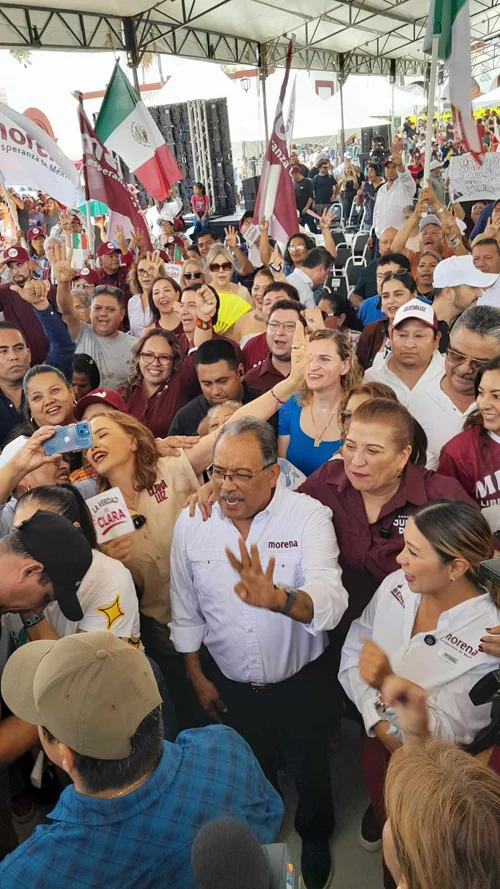 Aclama 4T a Mijes en Escobedo; se ausentan corcholatas 2 Texto Alternativo (Alt Text): La militancia aclama 4T durante asamblea informativa con Andrés Mijes en Escobedo