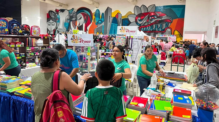 arranca-feria-del-regreso-a-clases-reynosa Inauguración de la Feria del Regreso a Clases en el Auditorio Municipal de Reynosa.