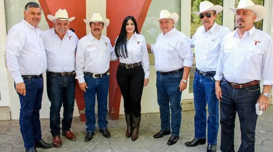 Díaz Ordaz presente en la Cabalgata de la Unidad 2 La presidenta municipal Nataly García Díaz participa en la Cabalgata de la Unidad