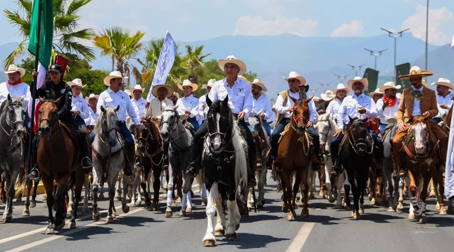 cabalgata-de-la-unidad-tamaulipas Recorrido de la Cabalgata de la Unidad encabezada por el gobernador Américo Villarreal en Ciudad Victoria