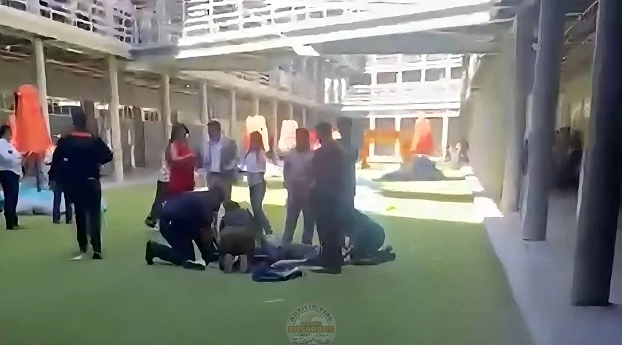 caida-en-reynosa-estudiante Cuerpos de emergencia atienden el reporte sobre la caída en Reynosa de un estudiante de la UMAN.