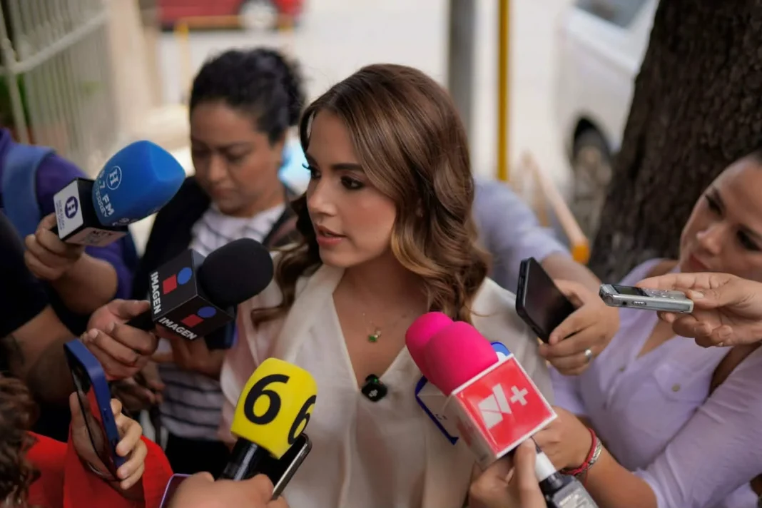 candidatura-por-monterrey-lorena-de-la-garza