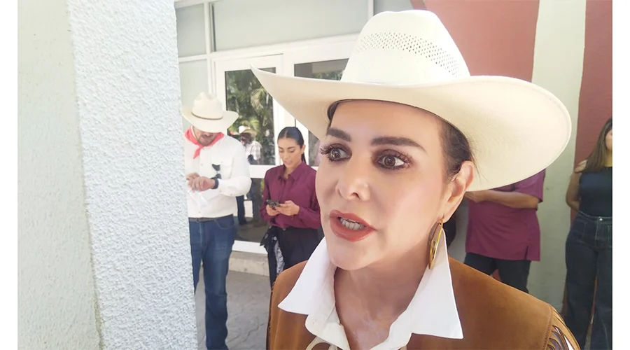 carmen-lilia-canturosas-nuevo-laredo Carmen Lilia alcaldesa de Nuevo Laredo hablando sobre la gubernatura de Tamaulipas