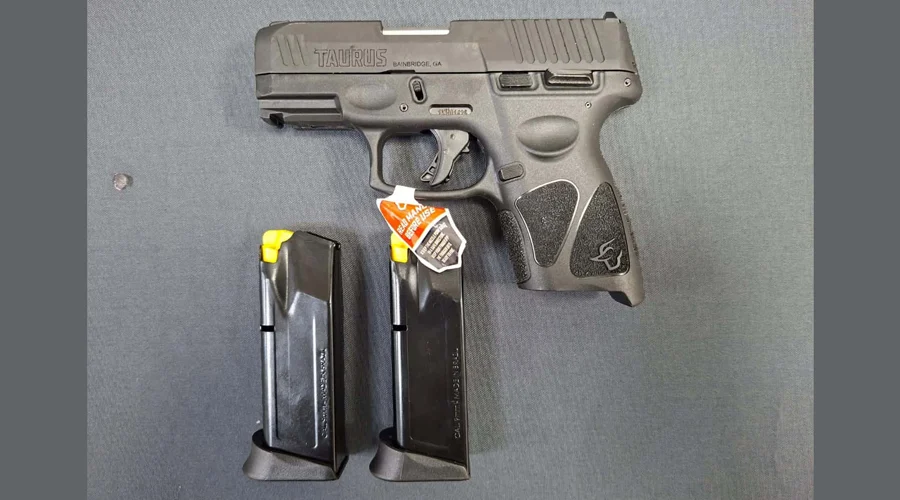Detienen a hombre con armas y 325 cartuchos en Galeana 2 Detienen a hombre con armas y cartuchos durante un operativo en Galeana.