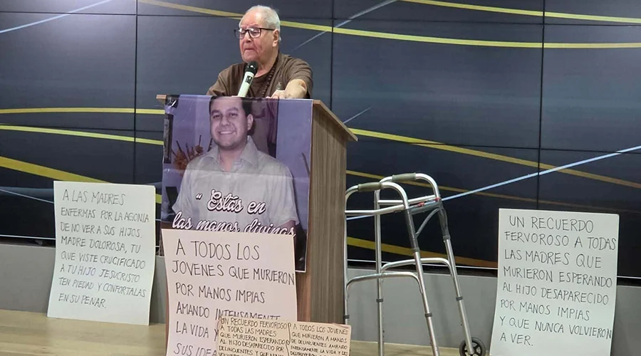 disculpa-publica-fgjnl Autoridades de la FGJNL al ofrecer una disculpa pública a la familia de Ernesto Efraín Vidal Flores.
