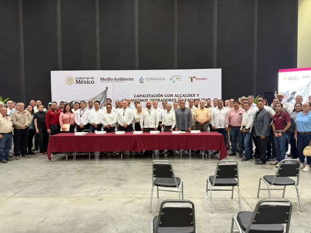eduardo_lopez_asiste Asiste Eduardo López Arias a capacitación con alcaldes y organismos operadores de Tamaulipas