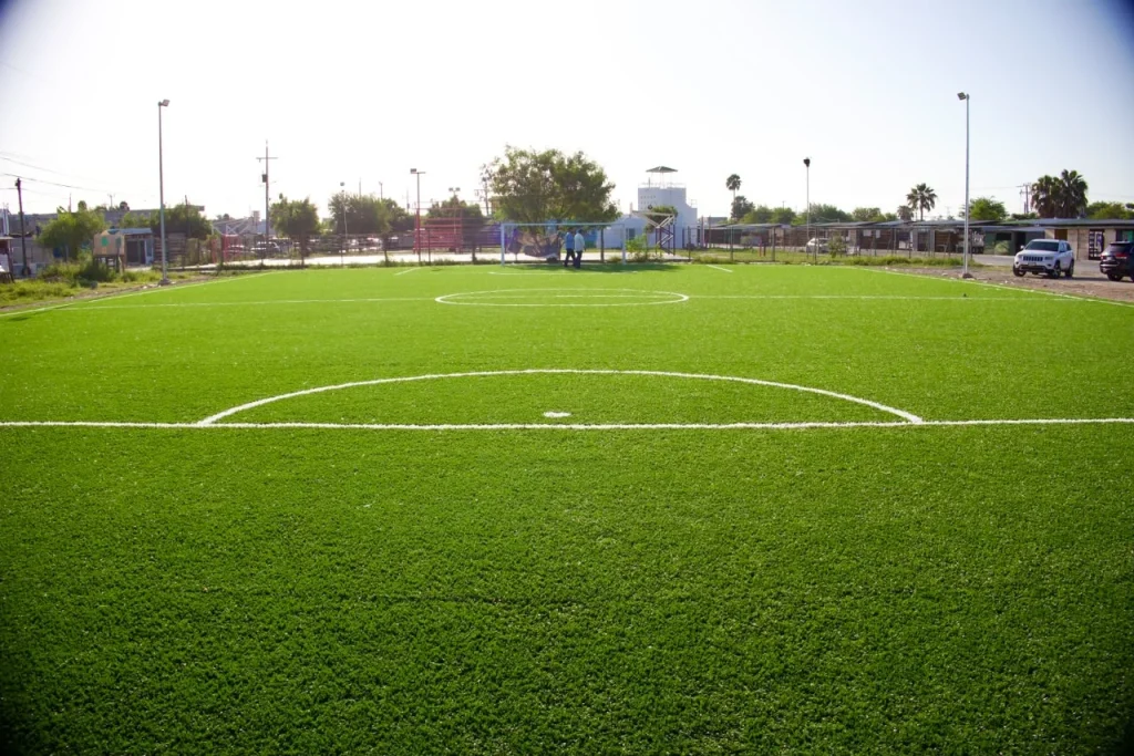 Supervisa Eduardo López Arias construcción de nuevas canchas deportivas 1 Supervisa Eduardo López Arias construcción de nuevas canchas deportivas