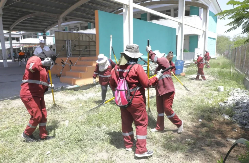 Escobedo inicia programa de limpieza, deshierbe y fumigación en escuelas 1 Escobedo inicia programa de limpieza, deshierbe y fumigación en escuelas