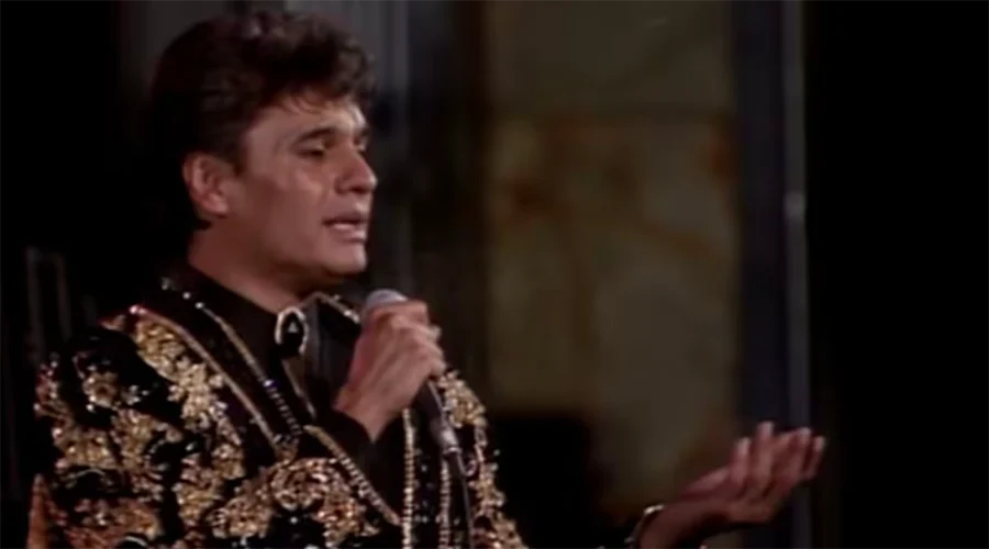 juan-gabriel-vuelve-homenaje Productos y homenajes dedicados a Juan Gabriel a diez años de su partida.