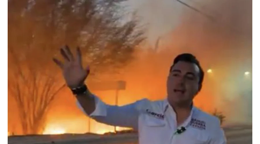 manuel-guerra-cavazos-incendio-garcia El alcalde Manuel Guerra Cavazos durante alerta por incendio en García.