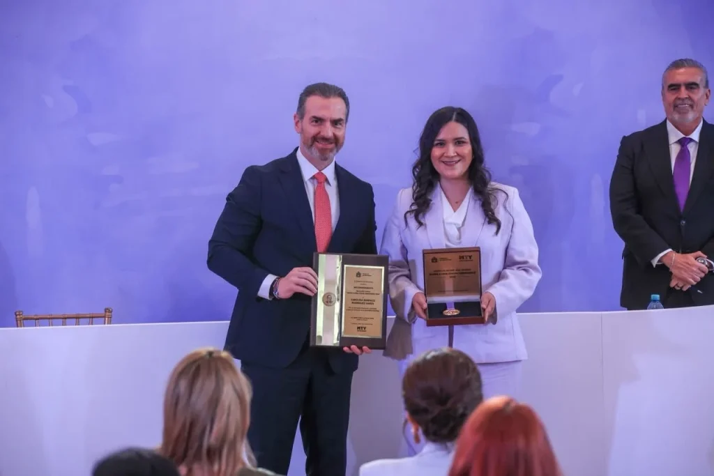 Galardona Monterrey a mujeres con el reconocimiento “María Elena Chapa” 2 maria elena chapa reconocimiento 3