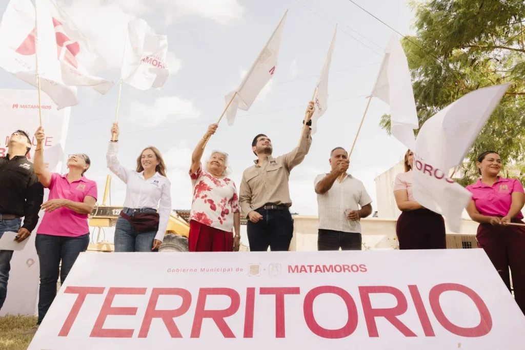 Beto Granados cumple compromisos y da banderazo a nuevas obras en Vista del Sol 1 matamoros beto granados 2