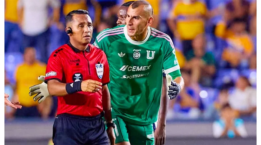nahuel-guzman-suspension-tigres Nahuel Guzmán durante un partido con Tigres, jugador suspendido en la Leagues Cup.