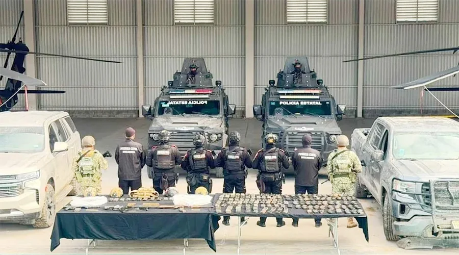 operativo-fuerza-civil-paras Elementos de seguridad durante el operativo en Parás donde se aseguró un arsenal.