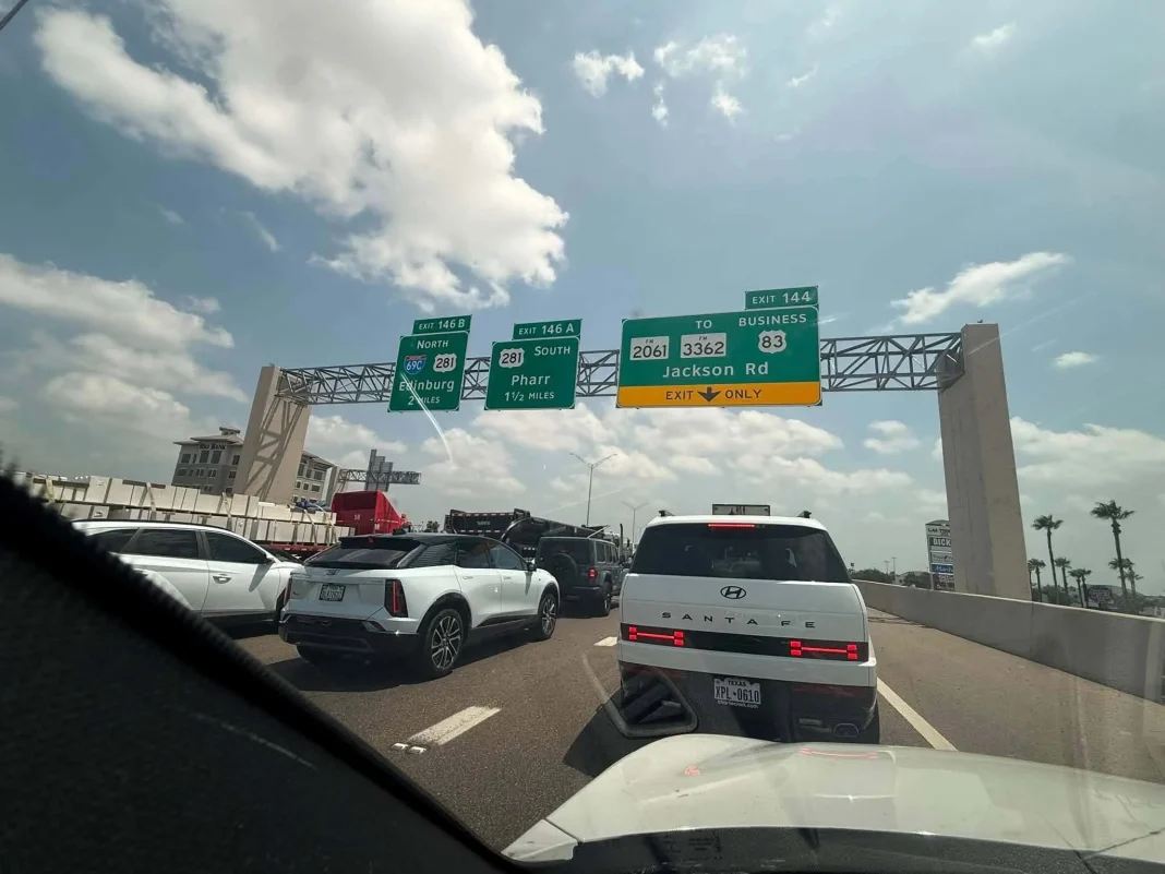 rescate-en-el-expressway-pharr-texas