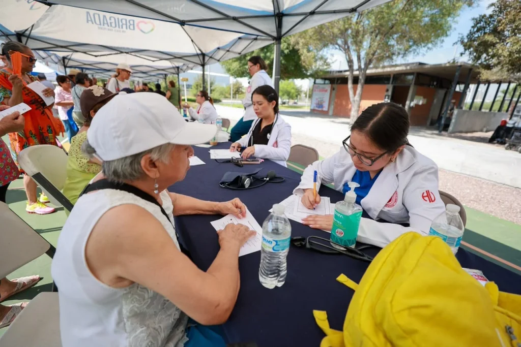 Acerca San Pedro a zona poniente servicios y apoyos a personas adultas mayores 1 san pedro 3