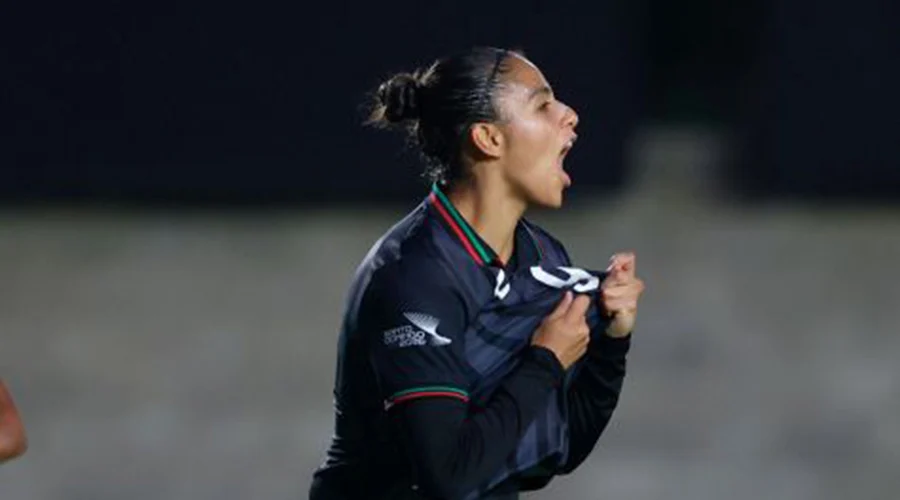 seleccion-mexicana-femenil-triunfo Jugadoras de la selección mexicana femenil celebran el triunfo ante Colombia.