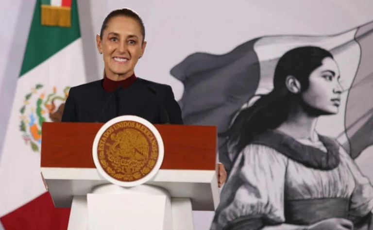 sostiene-sheinbaum-conferencia La presidenta en su conferencia mañanera donde sostiene Sheinbaum su postura de soberanía.