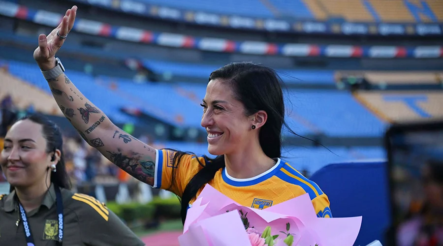 tigres-anuncia-jennifer-hermoso Jennifer Hermoso durante su etapa con Tigres anuncia su salida del club.