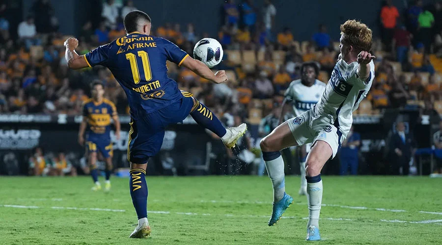 tigres-empata-vancouver Jugadores durante el partido en que Tigres empata ante Vancouver en la Leagues Cup.