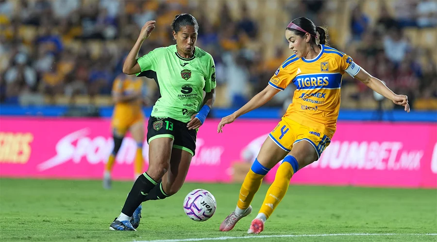 tigres-femenil-vence-juarez Jugadoras de Tigres Femenil durante el partido donde Tigres Femenil vence a Juárez.