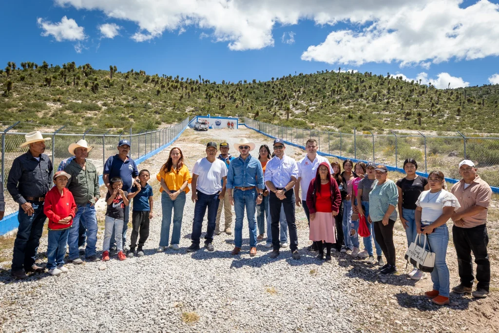 Cumple Samuel García promesa de llevar agua al ejido Las Palomas 1 01CUMPLE SAMUEL GARCIA PROMESA DE LLEVAR AGUA AL EJIDO LAS PALOMAS TRAS 10 ANOS