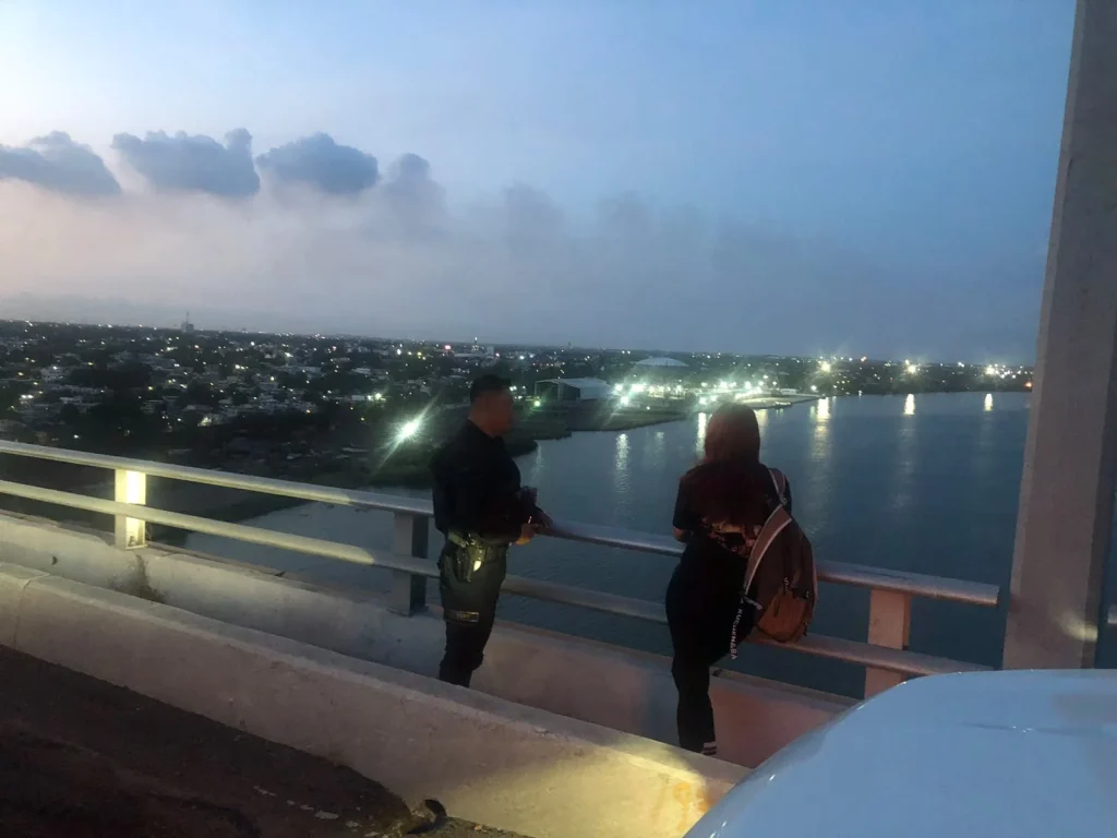Guardia Estatal disuade a mujer de atentar contra su integridad en Puente Tampico 1 08314d4e 45b2 4b90 9310 0ab672de63f8