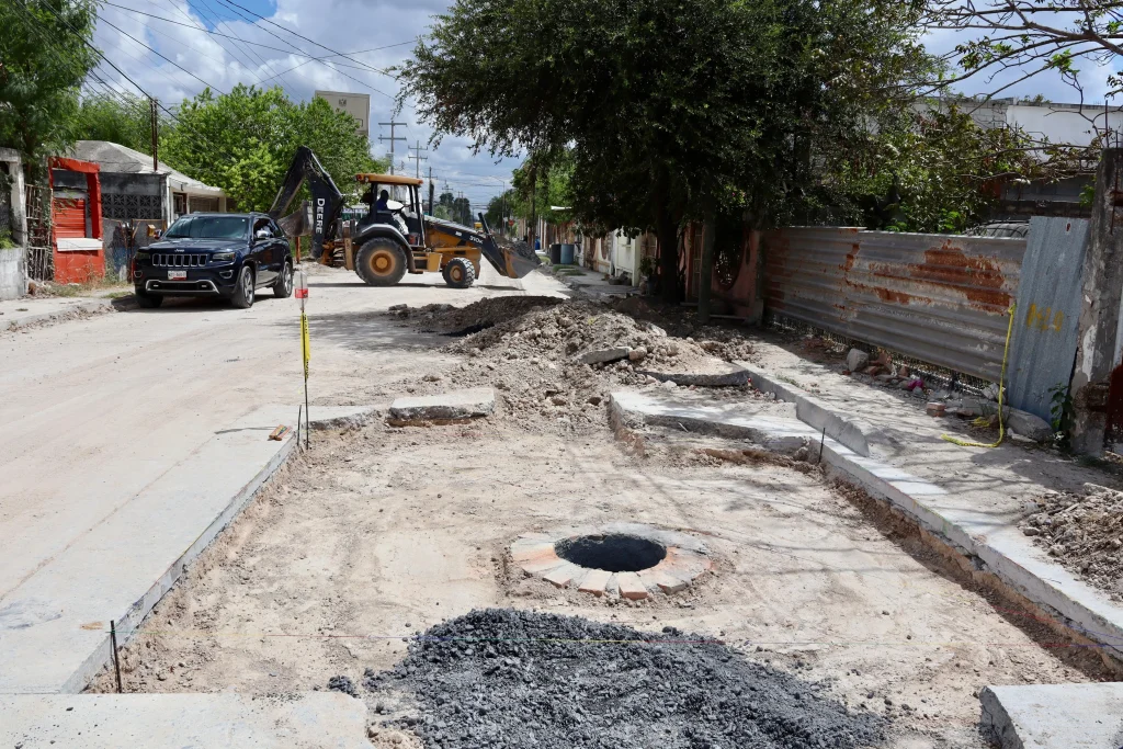 Supervisa Eduardo López Arias obras de drenaje en Fraccionamiento Reynosa 1 15152241 a3fb 4059 8957 c22963ea2c33