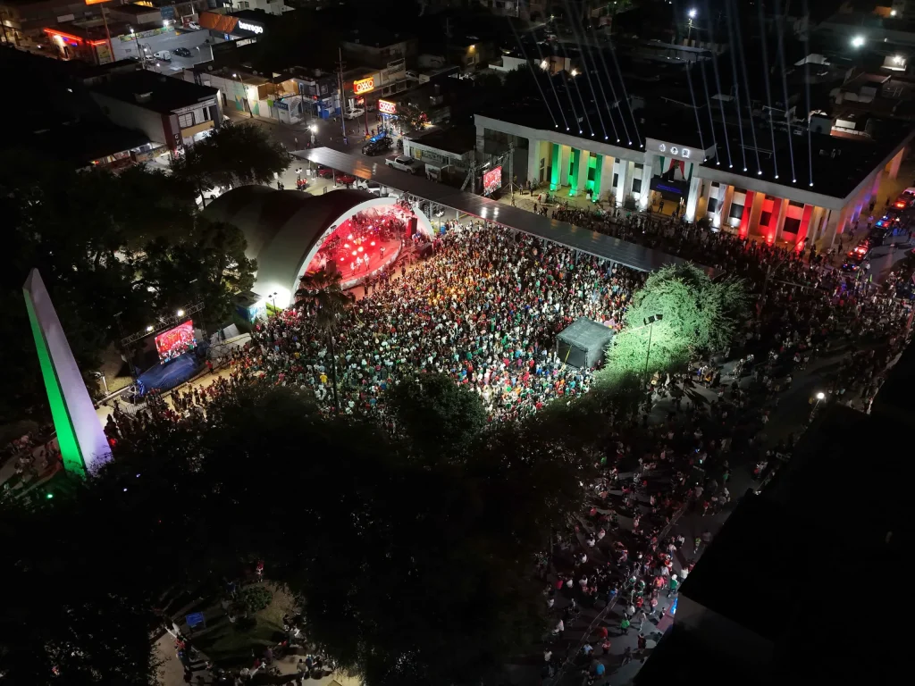 Asisten 10 mil personas a festejo del 15 de Septiembre de Daniel Carrillo en San Nicolás 2 45ccbb3c 5e7d 4900 b47b 7e24786bfa49