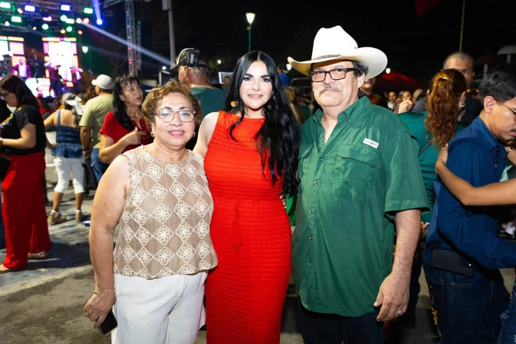 Nataly García Díaz preside ceremonia del Grito de Dolores 11 4afc6951 5c69 4653 a70e 9f6dd428a701