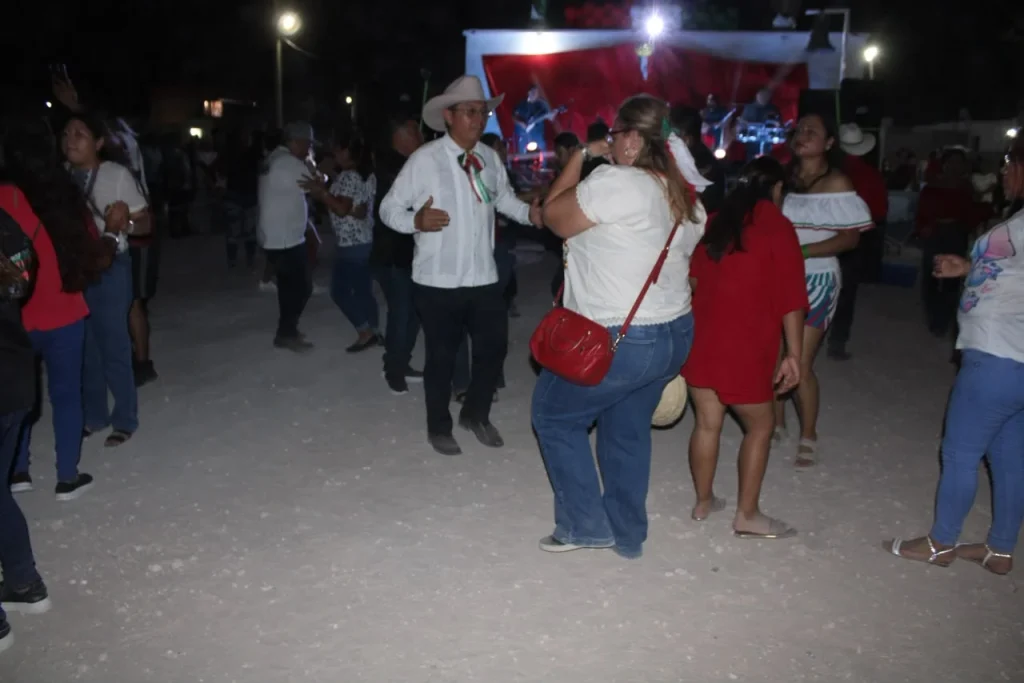 Marcelo Olán convive con familias en noche mexicana de Puerta Grande 5 63d990aa 7d50 46df b110 a1f969e3bd58