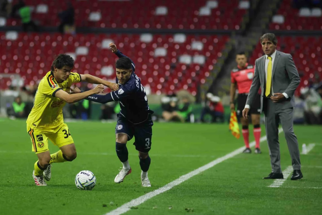 El retorno del rey: Cruz Azul vence 4-3 al América 2 786005 auhd c9cnb
